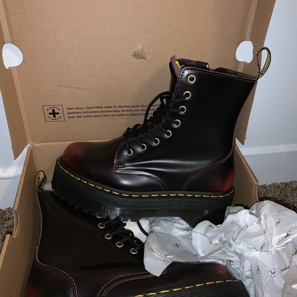 Dr marten Jason cherry size 7 NEW - Picture 4 of 5